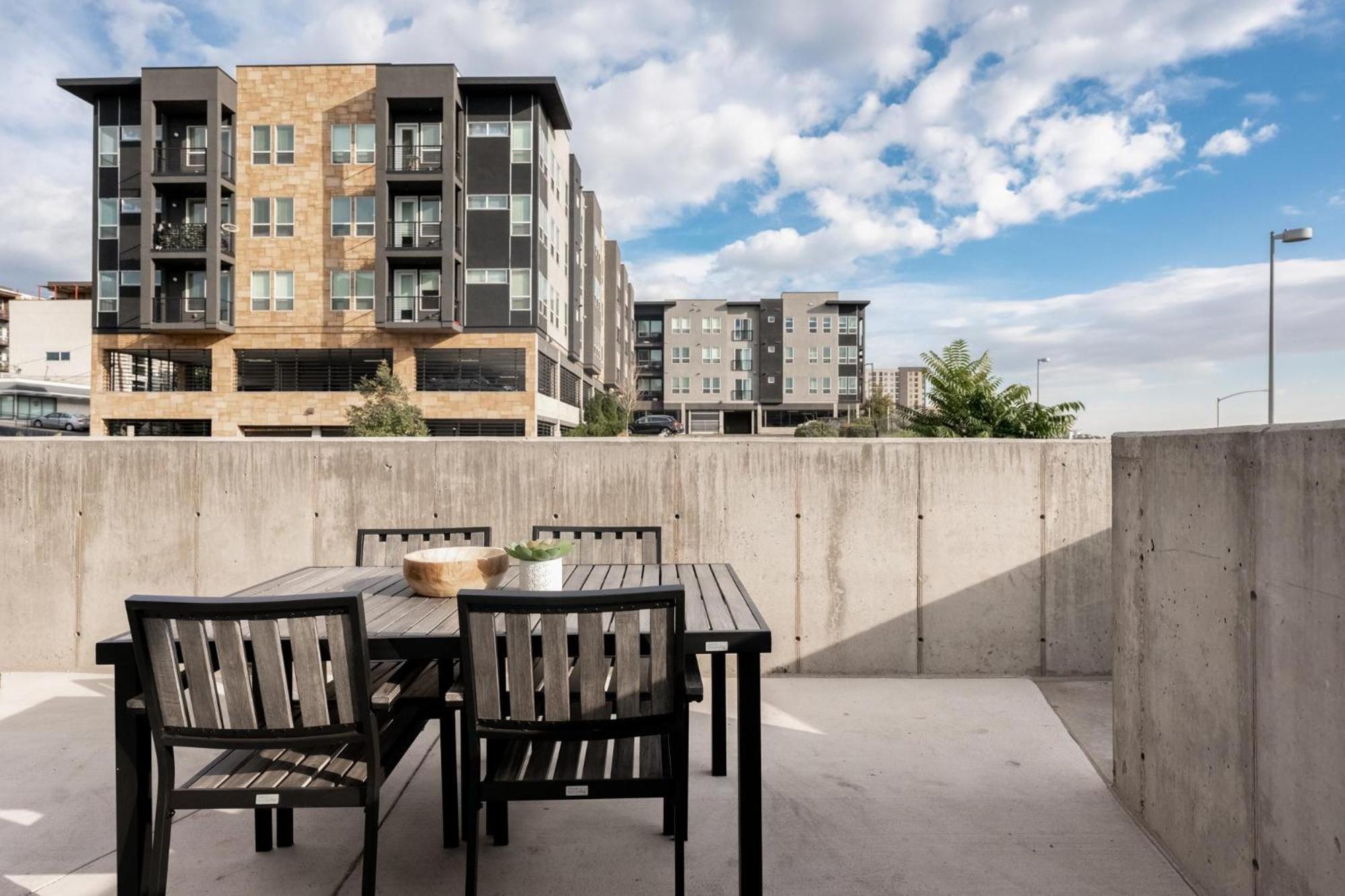 Brand New Condo - Walk To Empower Stadium - Tesoro Denveri nemzetközi repülőtér Kültér fotó